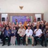 Prodi Pasca Sarjana Uniku berfoto bersama.